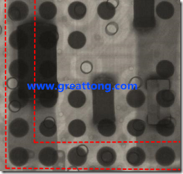 BGA錫球尺寸小于0.4mm，采用降低BGA內圍襲球的錫膏量所得到X-Ray，稍微留意一下可以發現最外圈的錫量(圓的直徑)比其他內圍的錫球上的錫量來得多一點點。也就是外圈的黑色圓形直徑比內圈的圓形來得大一點點。