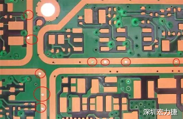 防止PCB過波峰焊時錫從導通孔貫穿元件面造成短路；特別是我們把過孔放在BGA焊盤上時，就必須先做塞孔，再鍍金處理，便于BGA的焊接。